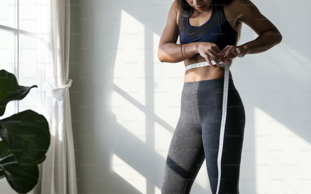 Apnée du sommeil et gros ventre : quel lien et que faire en 2026 ?